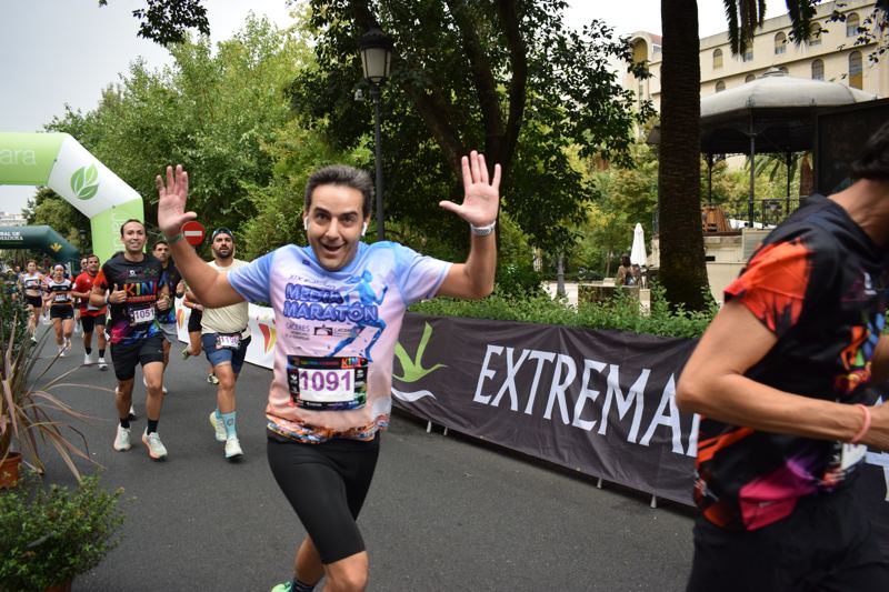 Corredores saludando a cámara