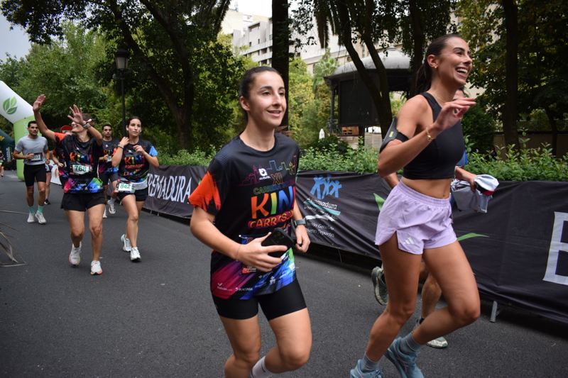 Corredores con la camiseta de la carrera